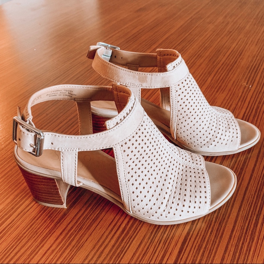 ✨ Franco Sarto Sandals, Cream Peach, 6.5